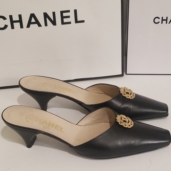 SOLD! Chanel Leather Mules Heels CC Logo 8 7.5 - Picture 12 of 12